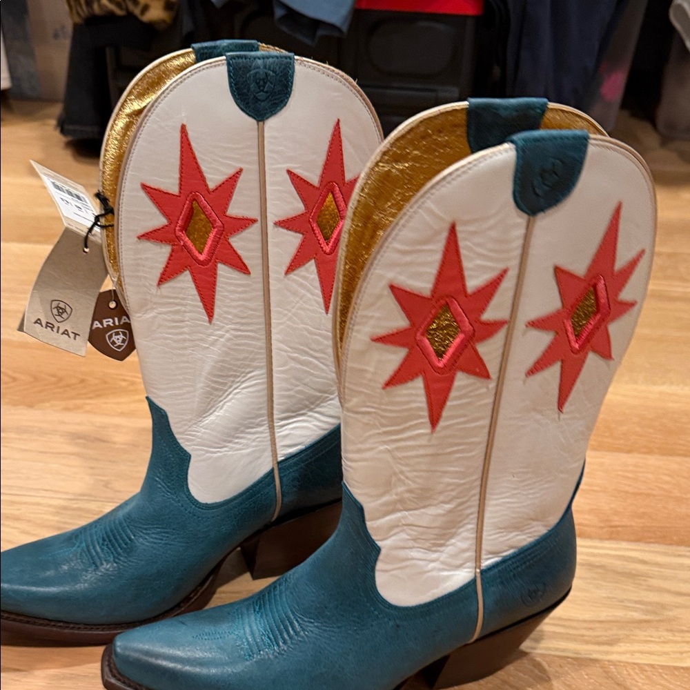 Ariat Women’s Starlight Snip Toe Western Boots | Turquoise & White | Size 9 - Picture 3 of 7